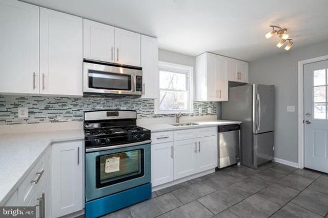 3015 GRINDON AVE, Baltimore, MD 21214