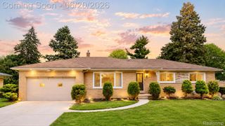 37542 Andrew Drive, Sterling Heights, MI 48312