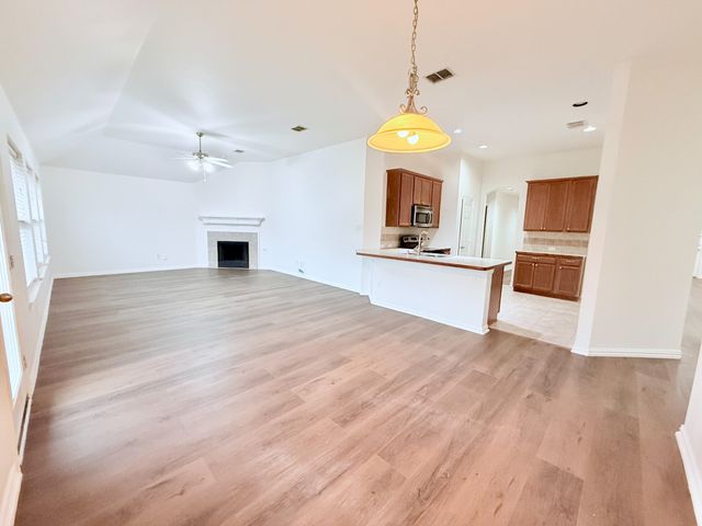 1223 Fleetwood Cove Drive, Grand Prairie, TX 75052