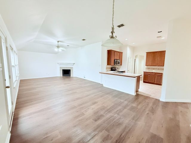 1223 Fleetwood Cove Drive, Grand Prairie, TX 75052