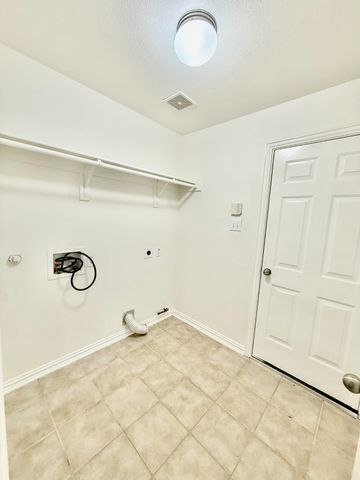 1223 Fleetwood Cove Drive, Grand Prairie, TX 75052