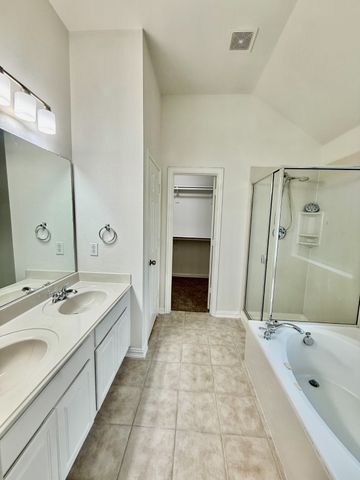 1223 Fleetwood Cove Drive, Grand Prairie, TX 75052