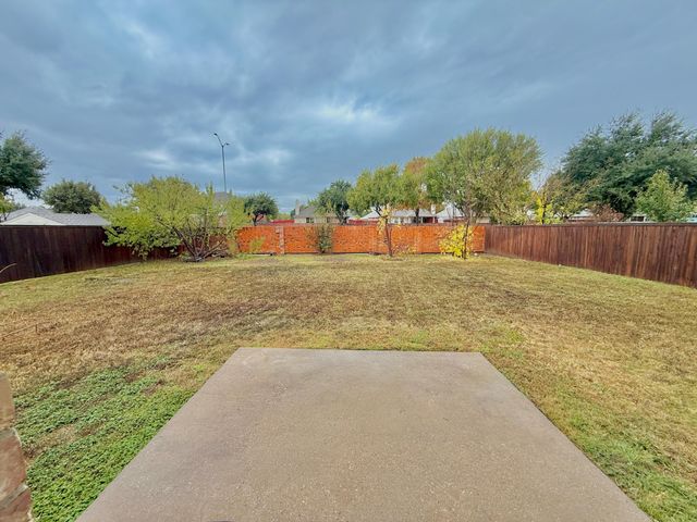 1223 Fleetwood Cove Drive, Grand Prairie, TX 75052