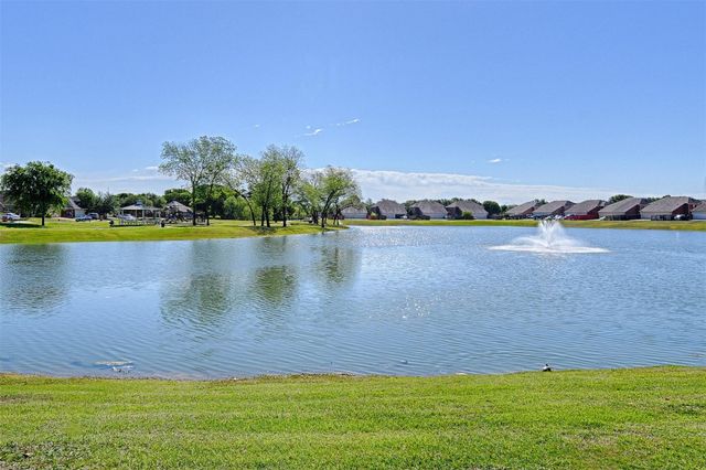 1223 Fleetwood Cove Drive, Grand Prairie, TX 75052