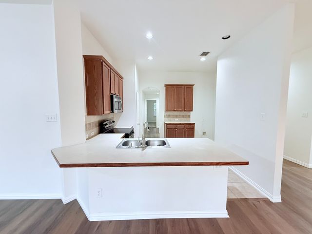 1223 Fleetwood Cove Drive, Grand Prairie, TX 75052