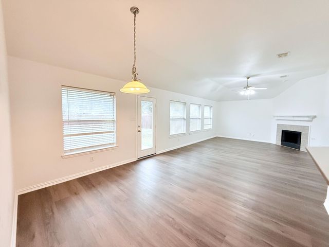 1223 Fleetwood Cove Drive, Grand Prairie, TX 75052