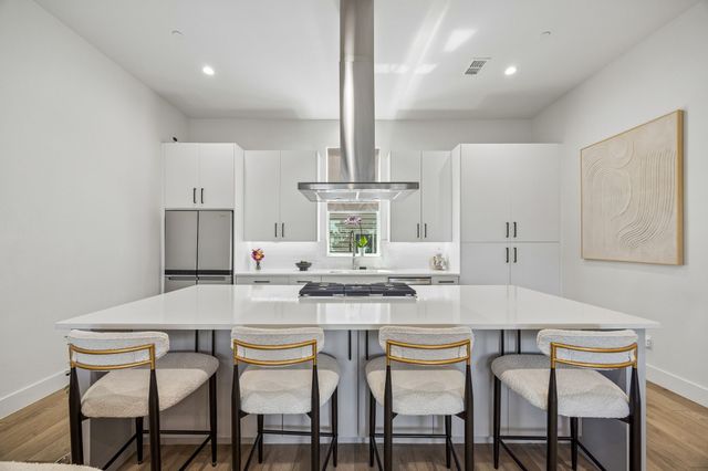 1865 Summit Avenue 102, Dallas, TX 75206