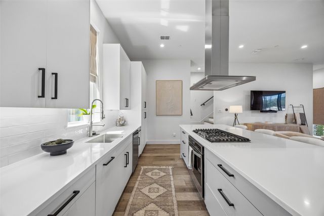 1865 Summit Avenue 102, Dallas, TX 75206