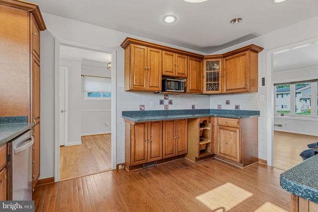 33 HADDINGTON RD, Lutherville Timonium, MD 21093