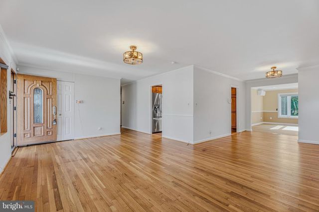 33 HADDINGTON RD, Lutherville Timonium, MD 21093