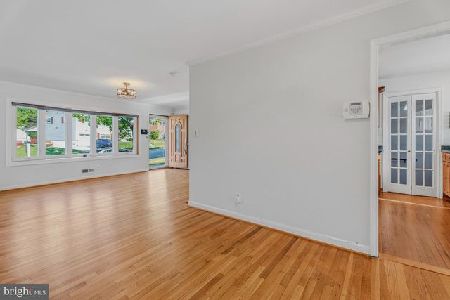 33 HADDINGTON RD, Lutherville Timonium, MD 21093