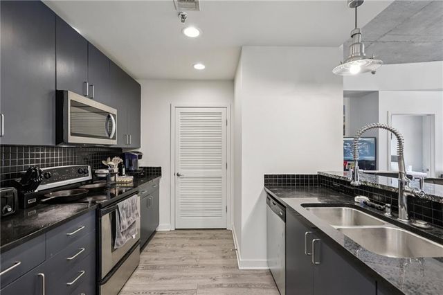 250 Pharr NE Road 1005, Atlanta, GA 30305