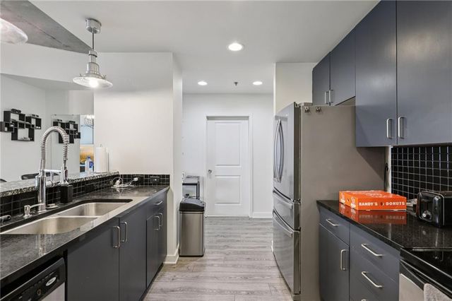 250 Pharr NE Road 1005, Atlanta, GA 30305