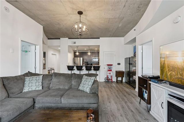 250 Pharr NE Road 1005, Atlanta, GA 30305