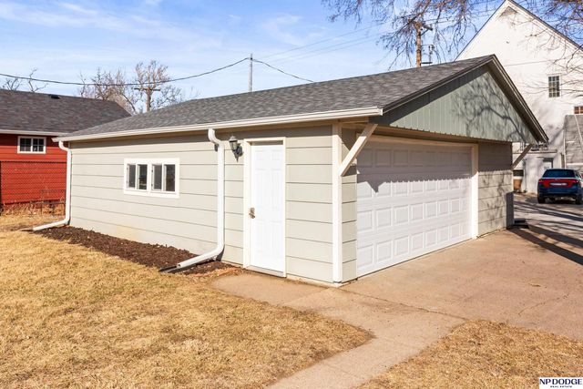 2004 Grant Street, Blair, NE 68008