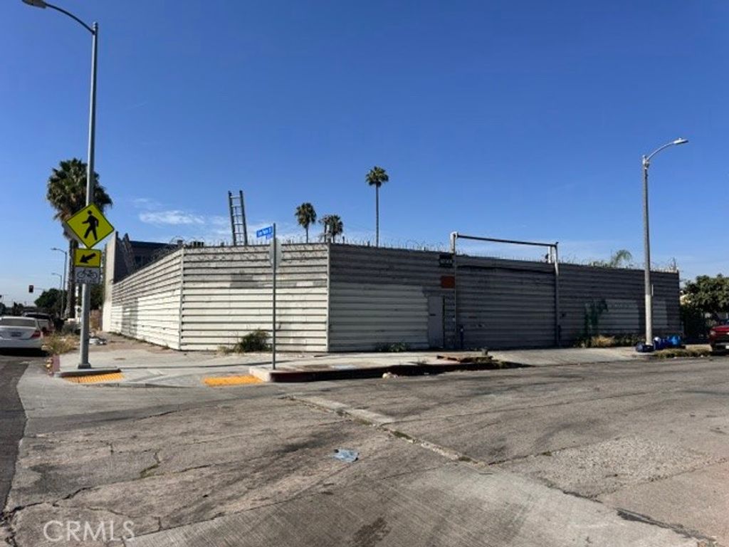 10301 S San Pedro, Los Angeles, CA 90003 — photo 2