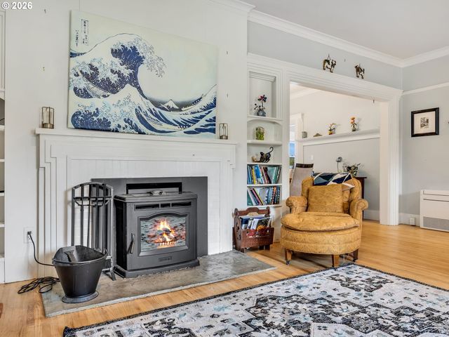 637 NIAGARA Ave, Astoria, OR 97103
