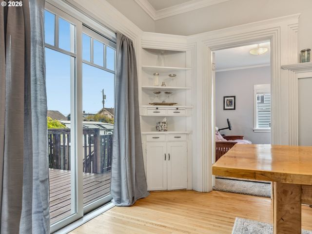 637 NIAGARA Ave, Astoria, OR 97103