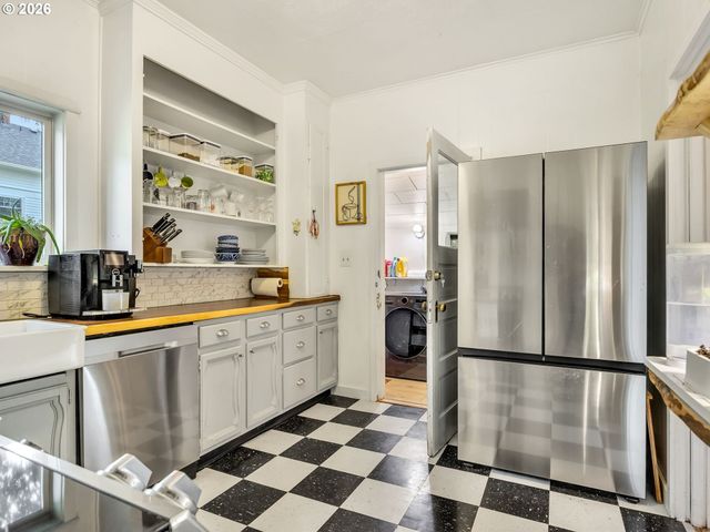 637 NIAGARA Ave, Astoria, OR 97103