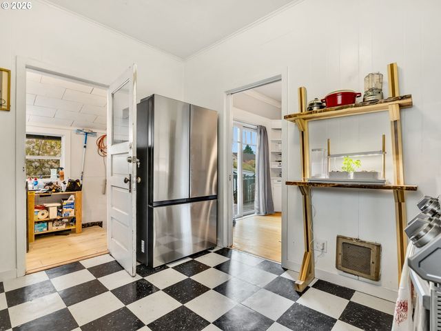 637 NIAGARA Ave, Astoria, OR 97103