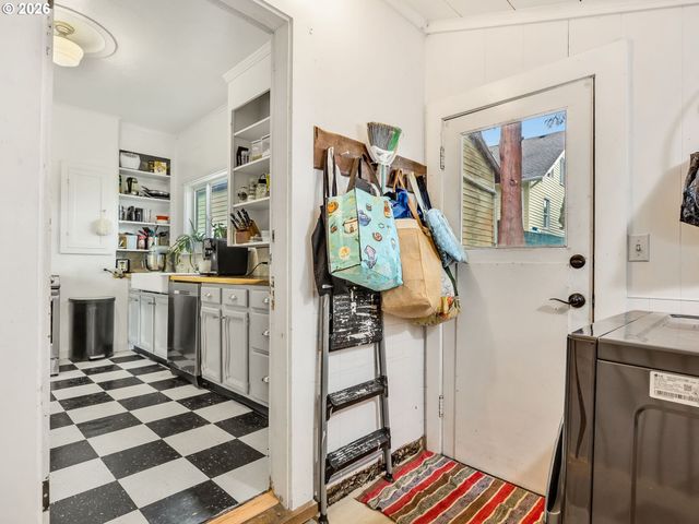 637 NIAGARA Ave, Astoria, OR 97103