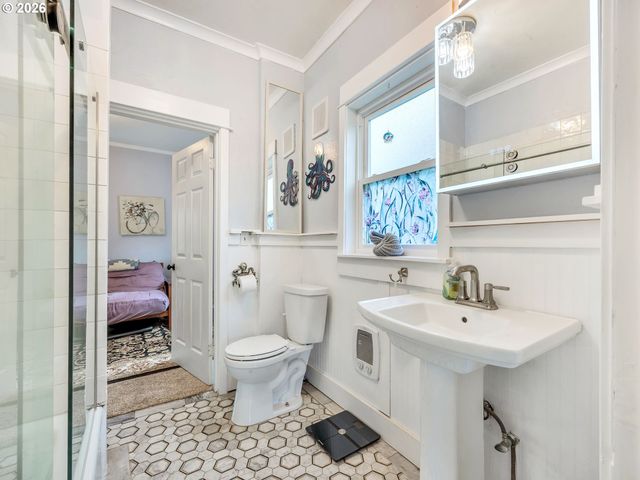 637 NIAGARA Ave, Astoria, OR 97103