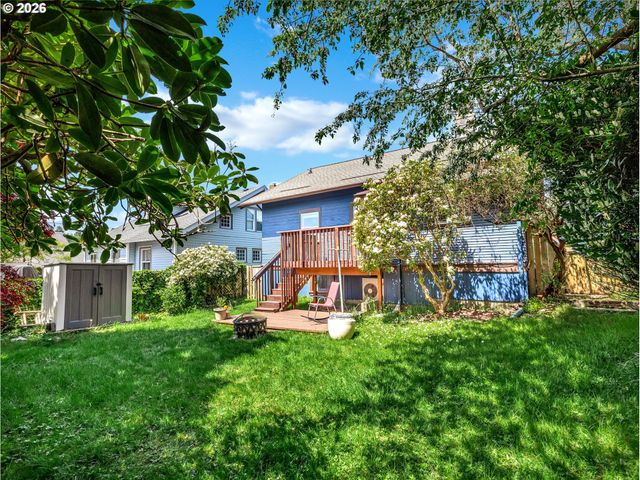 637 NIAGARA Ave, Astoria, OR 97103