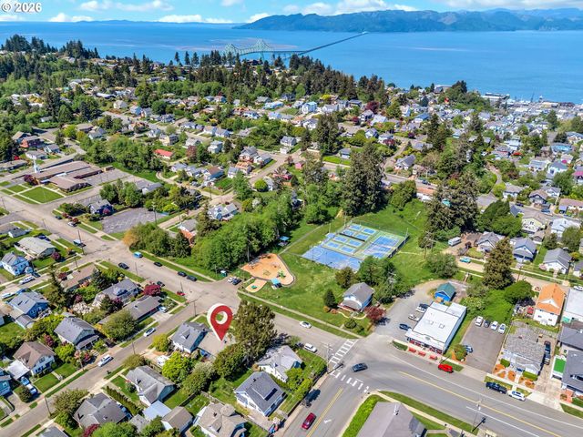 637 NIAGARA Ave, Astoria, OR 97103