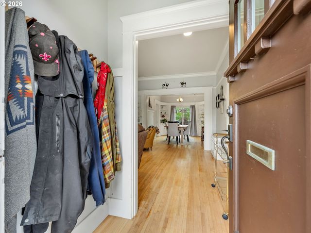637 NIAGARA Ave, Astoria, OR 97103
