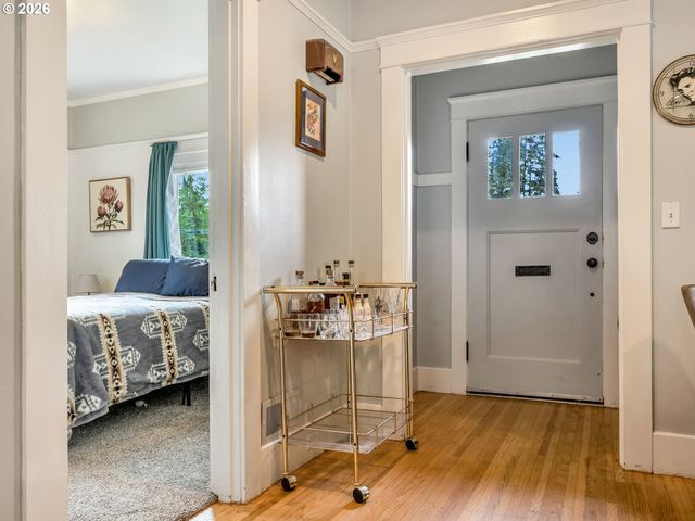 637 NIAGARA Ave, Astoria, OR 97103