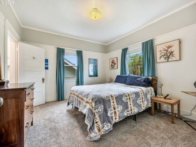 637 NIAGARA Ave, Astoria, OR 97103