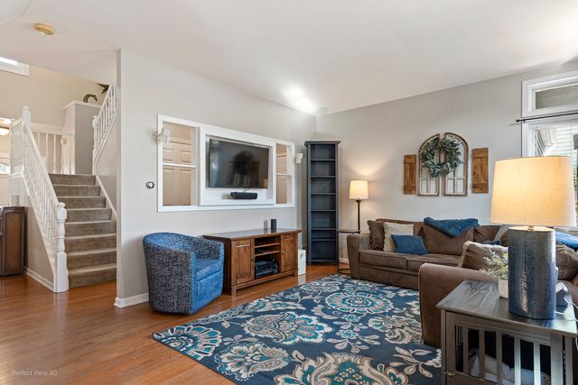 970 Mount Vernon Drive, Grayslake, IL 60030