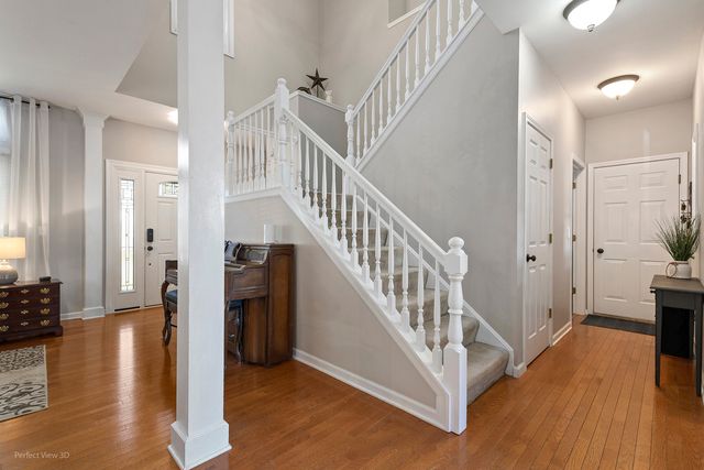 970 Mount Vernon Drive, Grayslake, IL 60030