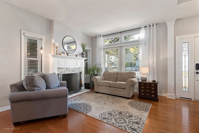 970 Mount Vernon Drive, Grayslake, IL 60030