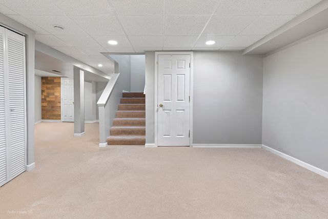 970 Mount Vernon Drive, Grayslake, IL 60030