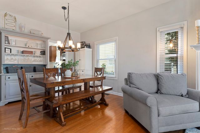 970 Mount Vernon Drive, Grayslake, IL 60030