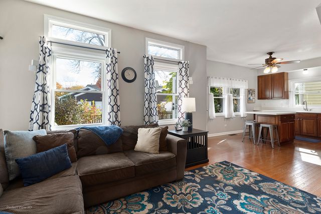 970 Mount Vernon Drive, Grayslake, IL 60030