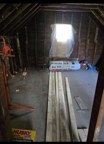 909 W 6th Street, Sterling, IL 61081