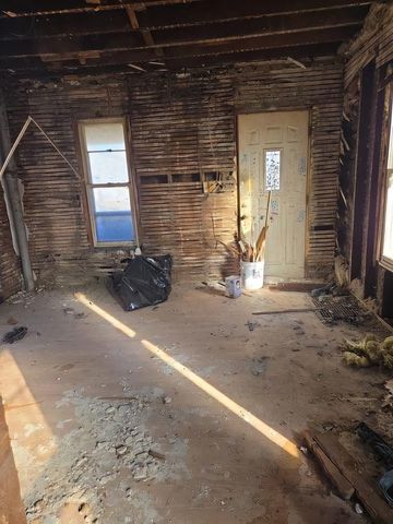 909 W 6th Street, Sterling, IL 61081