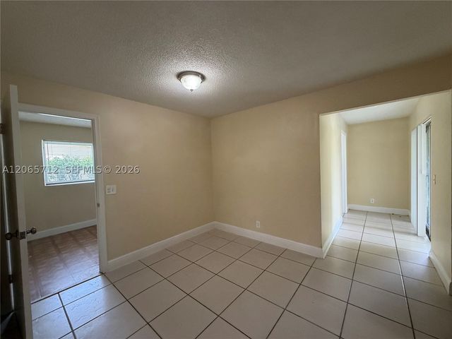 3070 SE 1st Pl, Boynton Beach, FL 33435
