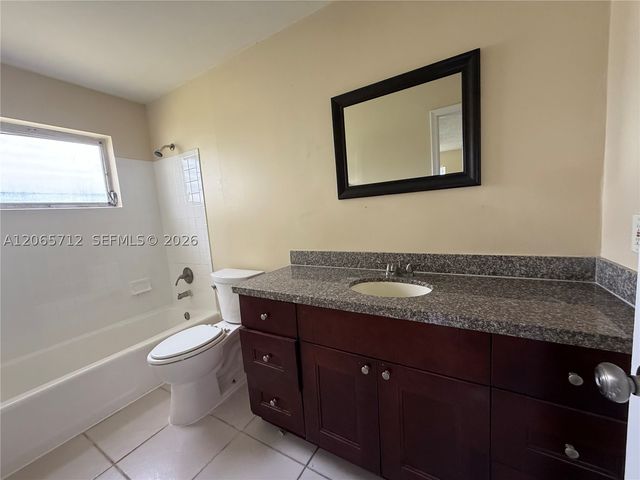3070 SE 1st Pl, Boynton Beach, FL 33435
