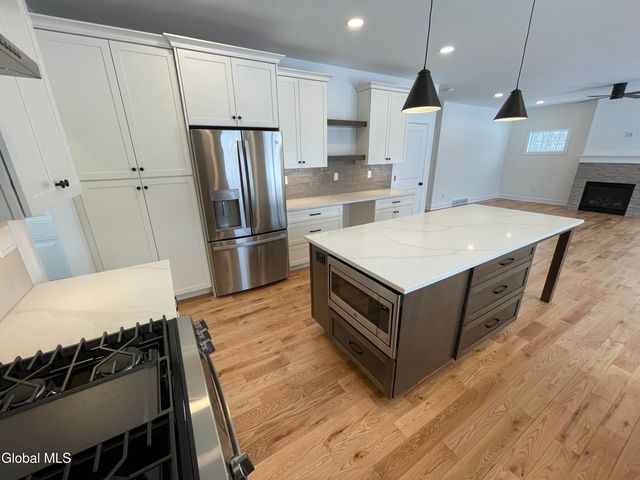 23 Gronczniak Road, Stillwater, NY 12170