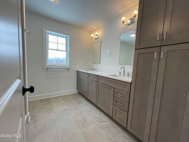 23 Gronczniak Road, Stillwater, NY 12170