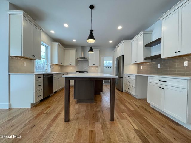 23 Gronczniak Road, Stillwater, NY 12170