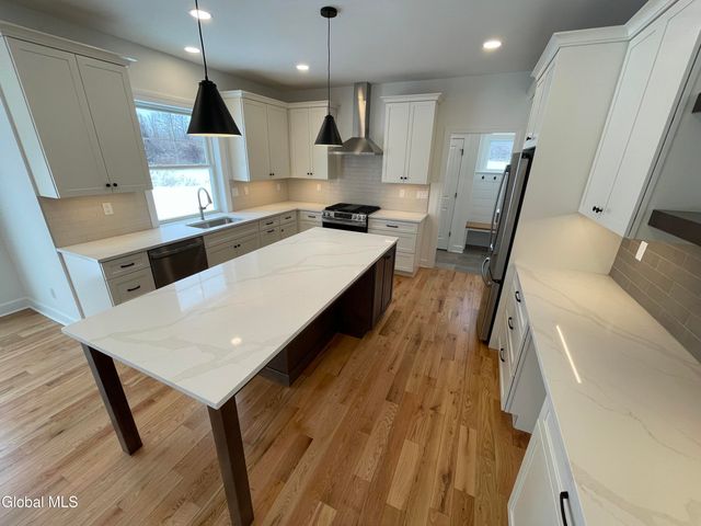 23 Gronczniak Road, Stillwater, NY 12170