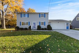 44 Middlesex Road, Orchard Park, NY 14127