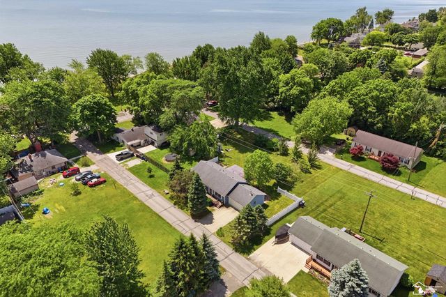 3484 Lakeshore Drive, Frenchtown Twp, MI 48162