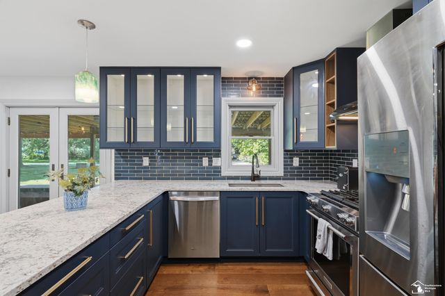 3484 Lakeshore Drive, Frenchtown Twp, MI 48162