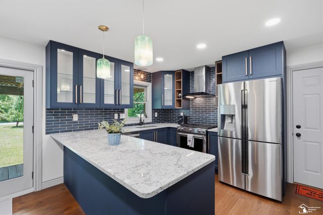 3484 Lakeshore Drive, Frenchtown Twp, MI 48162
