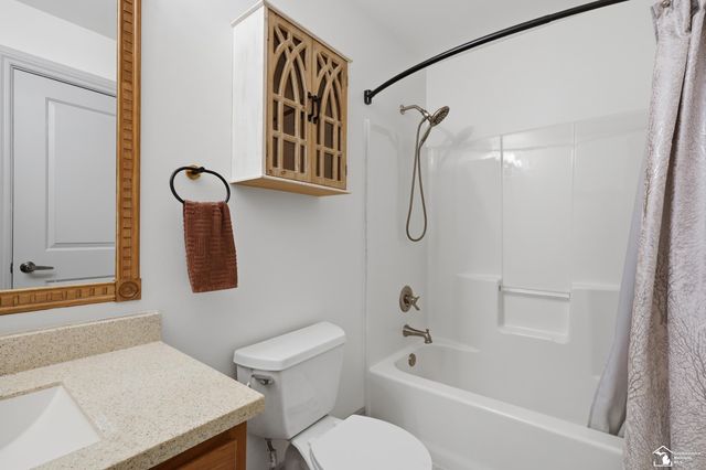3484 Lakeshore Drive, Frenchtown Twp, MI 48162